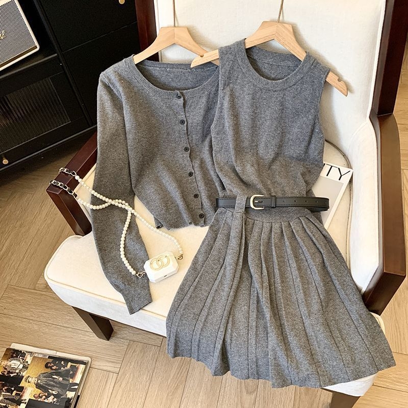 Kezdőlap Temperamentum Koreai stílusú szexi viselet Hosszú ujjú kötött pulóver Női kora őszi új, karcsúsított szabású ruha övvel