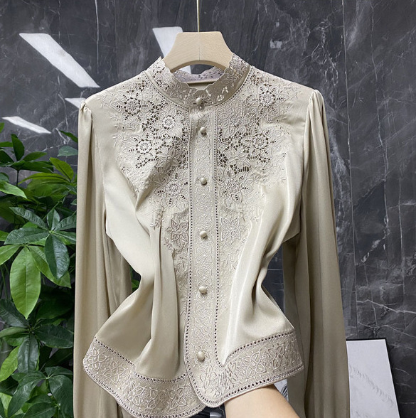 Európai Állomás Selyem Utánzat Hímzett Női Ing 2022 Tavaszi és Őszi Új Palota Stílusú Állógalléros Kivasalható Társasági Elegáns Ing