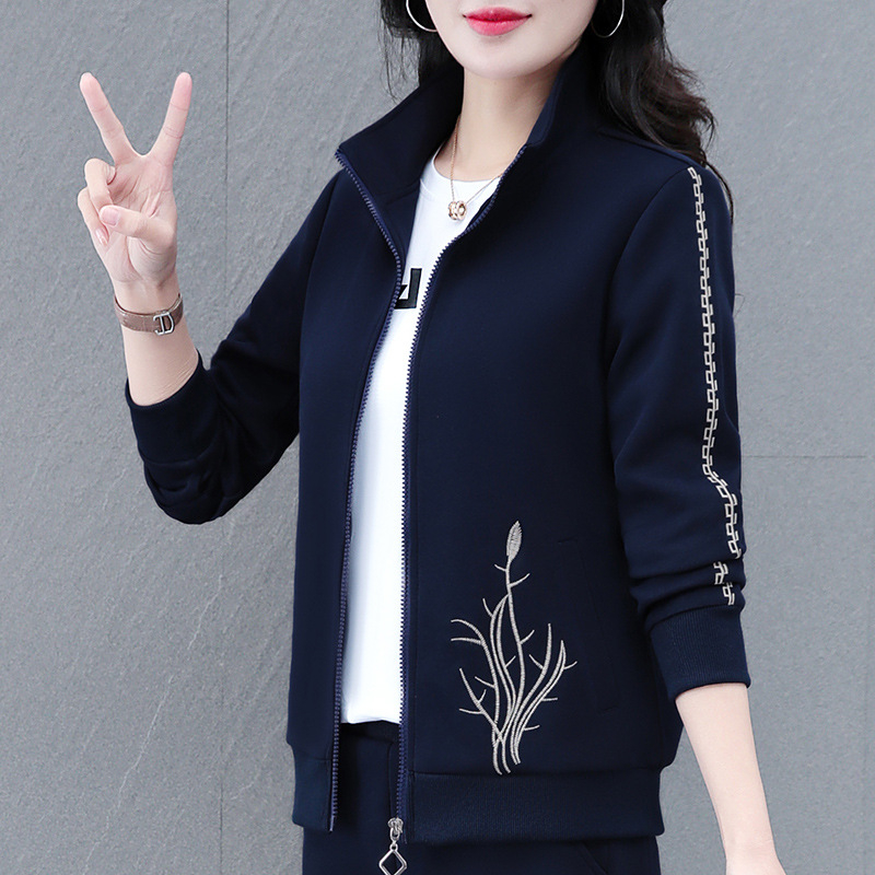 Szabadidős sportöltöny Női tavaszi és őszi 2025 tavaszi új középkorú anyuka hímzett kardigán háromrészes szett