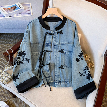 Πραγματικό Πυροβολισμό Νέο Κινέζικο Τζιν Παλτό Wan Κεντημένο Πόρπη Πιάτο Αντίθεσης Χρώματος Κολάρο Εθνικό Στυλ Τζιν Ζακέτα Κορυφή για Γυναίκες