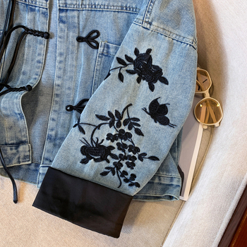 Πραγματικό Πυροβολισμό Νέο Κινέζικο Τζιν Παλτό Wan Κεντημένο Πόρπη Πιάτο Αντίθεσης Χρώματος Κολάρο Εθνικό Στυλ Τζιν Ζακέτα Κορυφή για Γυναίκες