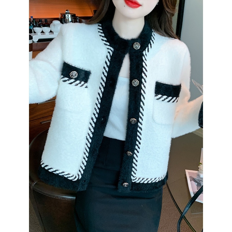 Xiaoxiang stílusú kontrasztos színű kardigán női tavaszi és őszi 2024 őszi új utánzatú nerc bársony társasági hölgy temperamentuma közvetlen értékesítésen kívül