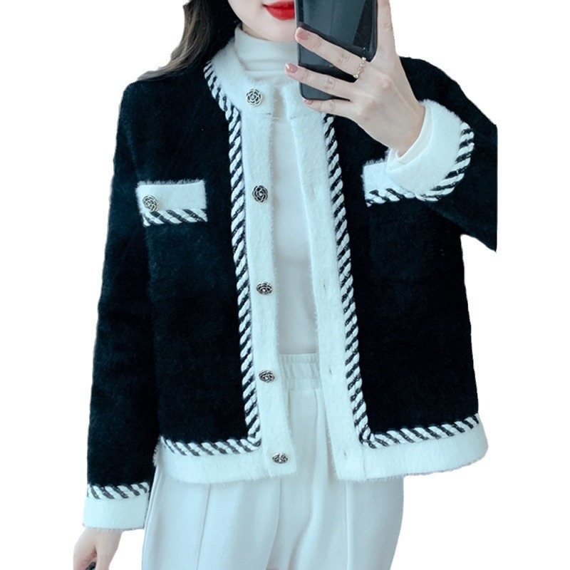 Xiaoxiang stílusú kontrasztos színű kardigán női tavaszi és őszi 2024 őszi új utánzatú nerc bársony társasági hölgy temperamentuma közvetlen értékesítésen kívül