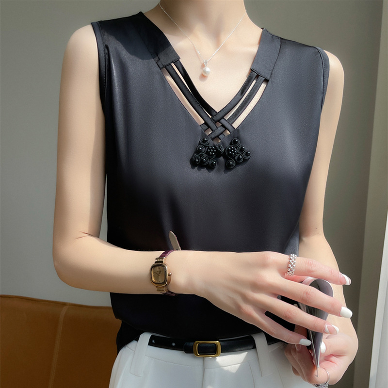 Νέο Κινέζικο Κοστούμι σε Εθνικό Στυλ Σατέν 24 Άνοιξη και Καλοκαίρι Νέα Βάση με V λαιμόκοψη για μεγάλα μεγέθη.