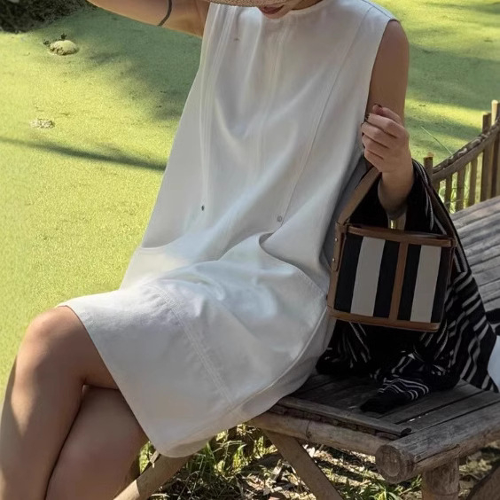 Európai 2025 kora tavaszi új koreai stílusú kerek nyakú, laza, mindenféle derékot takaró, karcsúsító mellény farmerruhához nőknek