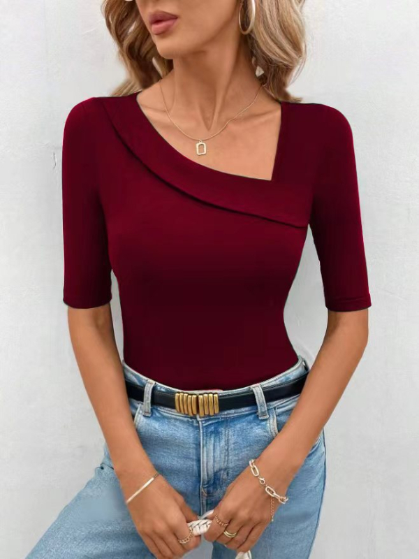 Europos ir Jungtinių Valstijų tarpvalstybiniai „Amazon“ 2025 m. vasaros nauji madingi asimetriniai moteriški marškinėliai su nuožulnia apykakle ir trumpomis rankovėmis.