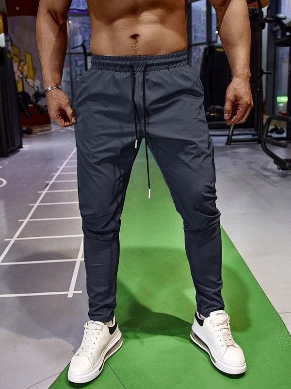 Suvised õhukesed jääsiidist spordipüksid meestele, fitnessjooksu vabaaja kiiresti kuivavad hingavad elastsed õhukesed sirged treeningpüksid