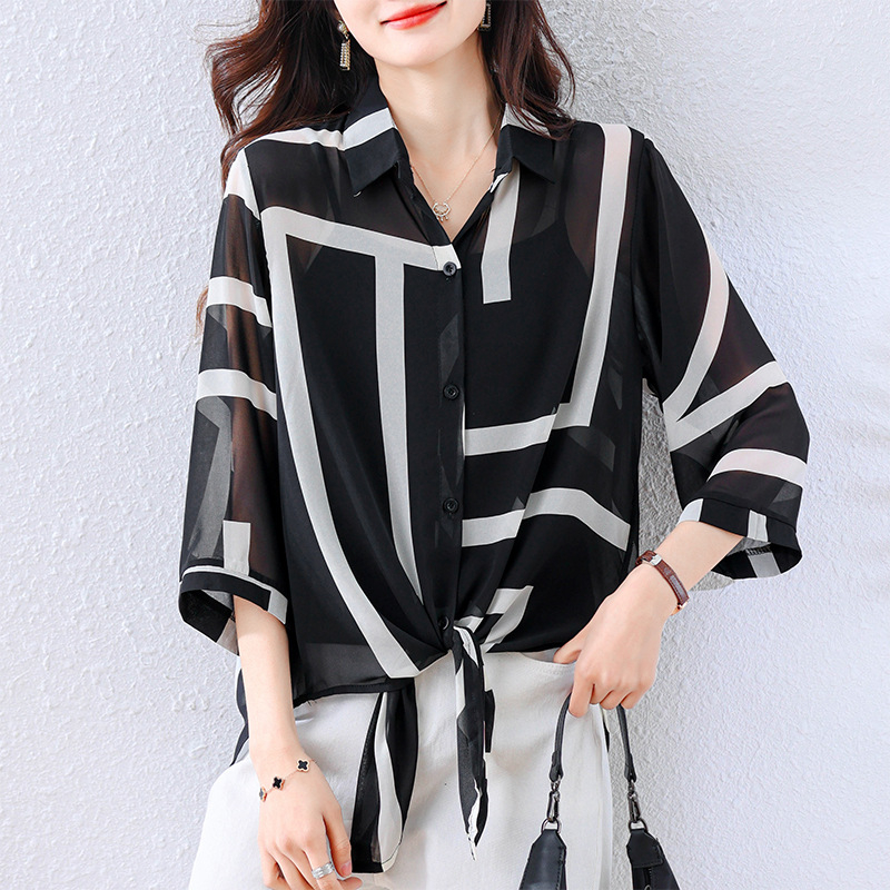 Plius dydžio moteriški 2025 m. pavasario nauji šifono marškiniai. Elegantiškas ir elegantiškas margintas dryžuotas marškinių švarkas.