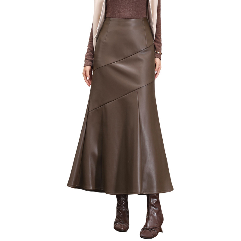 A 2024-es őszi és téli halfarkú bőrszoknya koreai változatának egy generációja, új, medálos, juhbőrből készült hosszú szoknya.