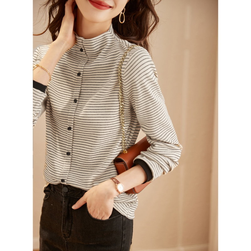 Kontrasztos csíkos, félig garbós, alsó részű női ingfelsők 2023-as téli új dizájnnal, sokoldalú, meleg, hosszú ujjú póló