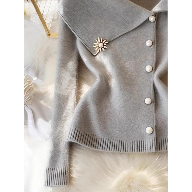 Koreai stílusú szürke, nagy hajtókás kötött kardigán, női 2024 őszi új, laza fazonú, csinos, mindenhez illő felső.