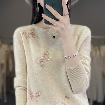 Első vonalbeli, konfekcióra kész, félig garbós, kötött aljú női ing, sokoldalú őszi-téli karcsúsított pulóver pillangóval és gyémántokkal