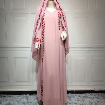 Közel-keleti divatos dubai hosszú ruha, plus size köntös, nyári sifon hosszú, hímzett, rózsaszín kerek nyakú ruha fejkendővel
