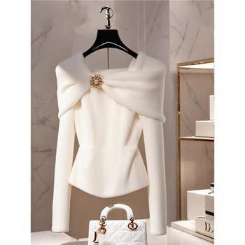 Őszi és téli elegáns külföldi stílusú egyedi dizájn Sense Niche Chanel fehér plüss vastagított rövid felső nőknek