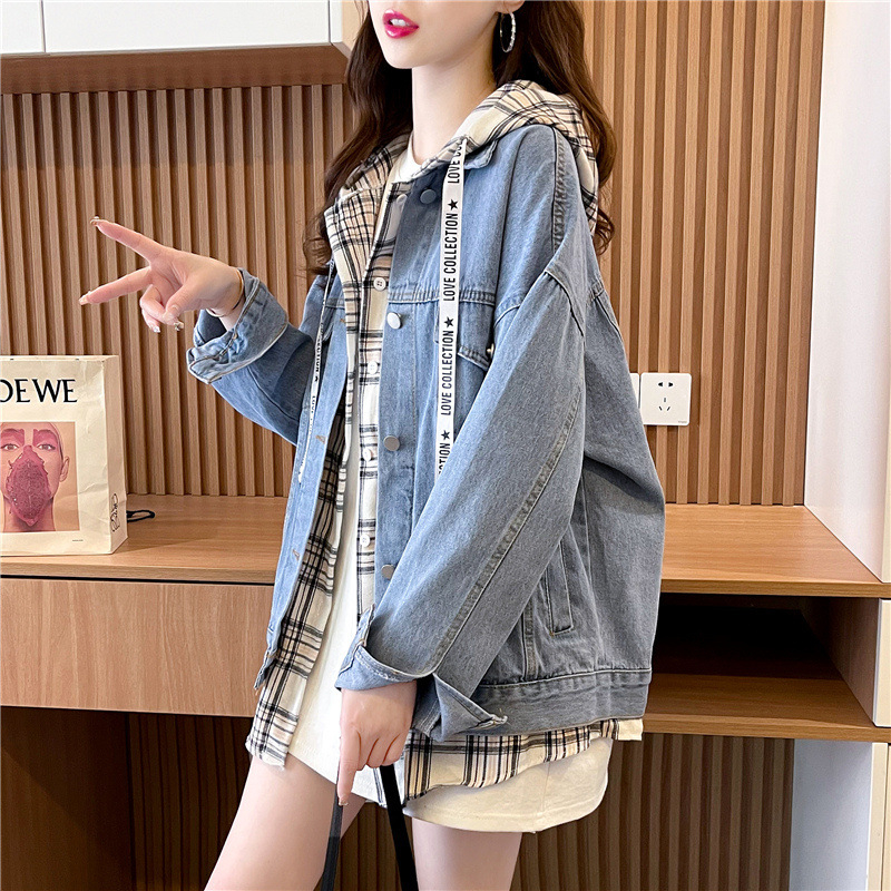 Laza, kétrészes, kapucnis, hamis farmerdzseki, női, 2025-ös tavaszi, koreai stílusú, laza, lusta fazonú felső.