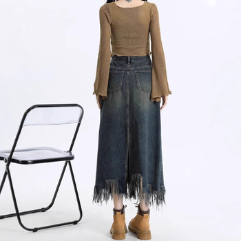 Džinsinis sijonas su neapdorotais kraštais, plyšiais moterims, 2025 m. madingas universalus pavasario ir rudens aukštu liemeniu, A formos, klubus dengiantis vidutinio ilgio sijonas.