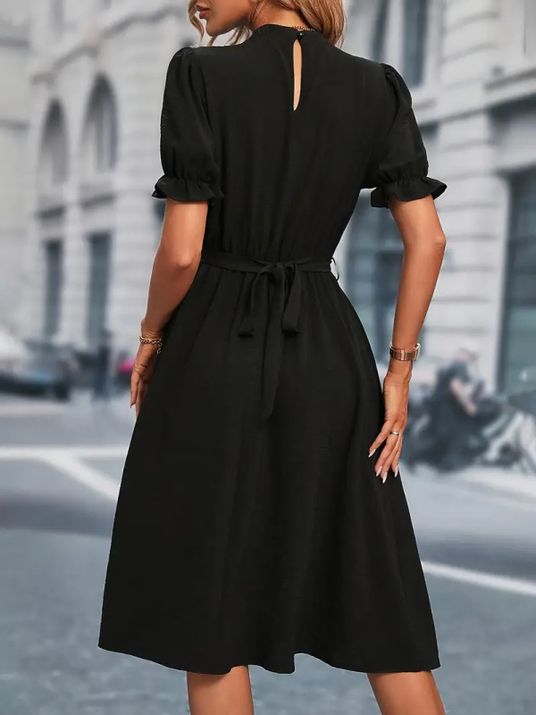 Elegantiškas juodas A formos sijonas, skirtas užsienio prekybai, su žibinto formos rankovėmis ir diržu, iš poliesterio, apvalus