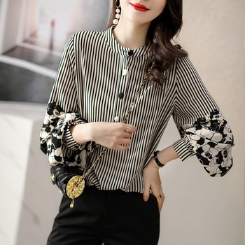 22-es tavaszi ruha, új, klasszikus, nem menő divatból, csíkos, karcsúsított, mindenhez illő, kényelmes, varrásos, lámpás ujjú póló, kis ing, felsőrész, női