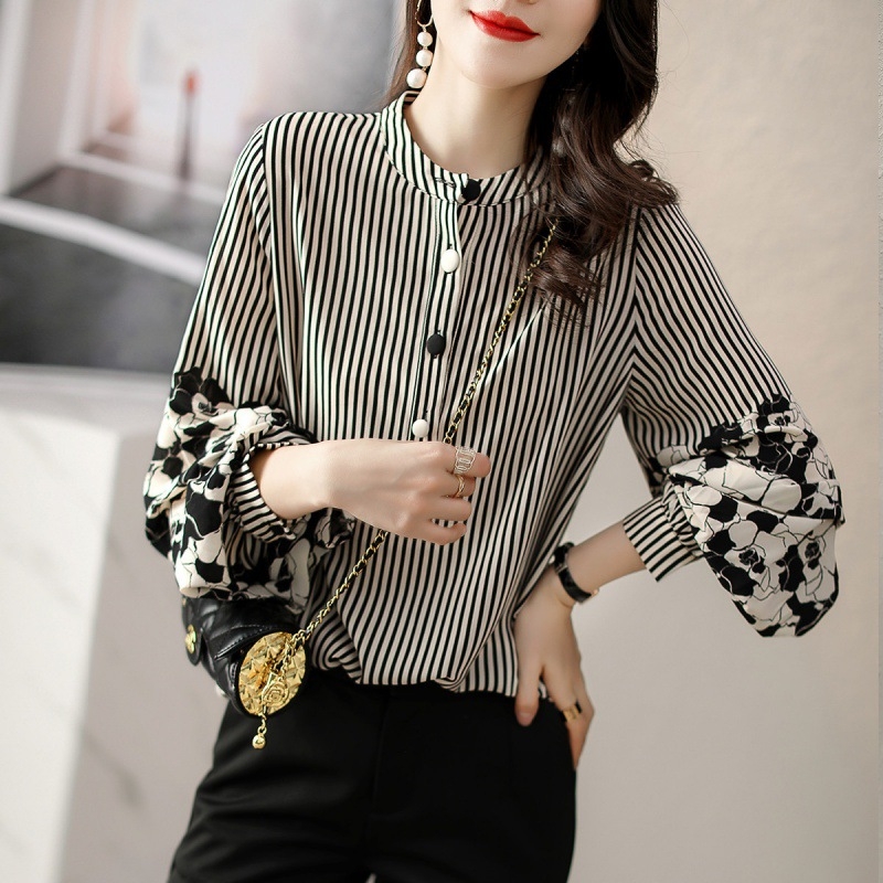 22-es tavaszi ruha, új, klasszikus, nem menő divatból, csíkos, karcsúsított, mindenhez illő, kényelmes, varrásos, lámpás ujjú póló, kis ing, felsőrész, női