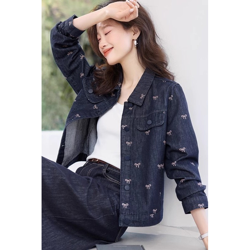 Kopásálló és könnyen kezelhető, lezser retró, masnimintás, hajtókás kabát. Farmerkabát tavaszi és őszi új női kabát.