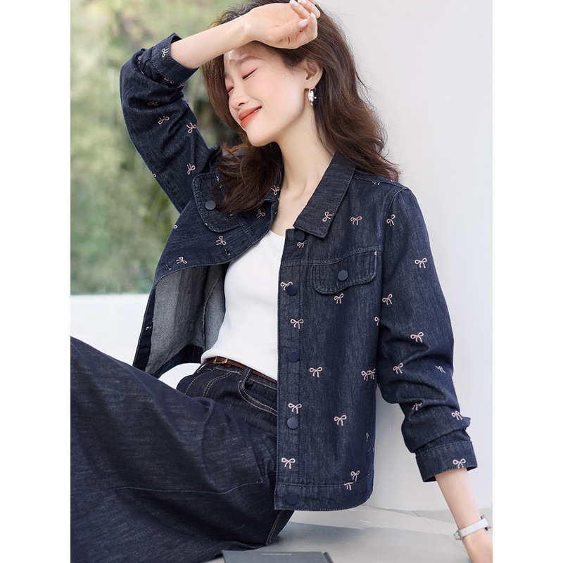 Kopásálló és könnyen kezelhető, lezser retró, masnimintás, hajtókás kabát. Farmerkabát tavaszi és őszi új női kabát.