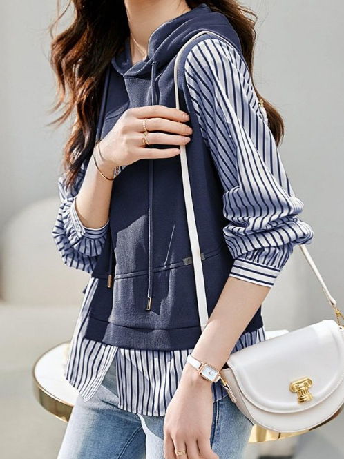 Hamis kétrészes 2024 őszi új, lezser, csíkos varrású, laza, ingázásra alkalmas, divatos, minden mérkőzésre alkalmas, karcsúsító női kapucnis pulóver