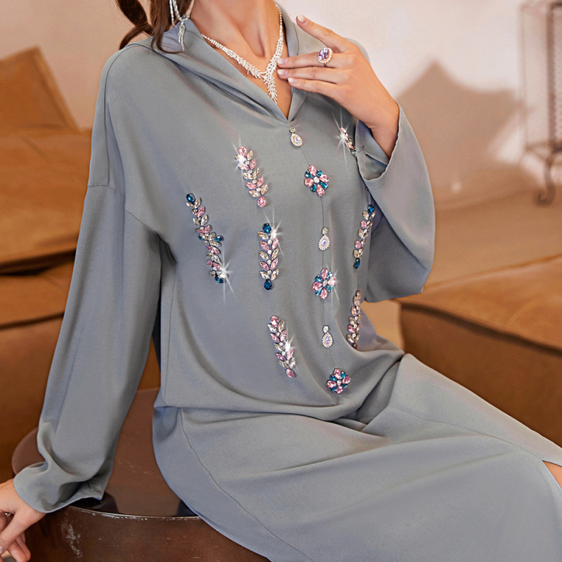 A819 új, szürke-rózsaszín virágos, kapucnis, kézzel varrott, rombuszmintás, marokkói stílusú abaya ruha