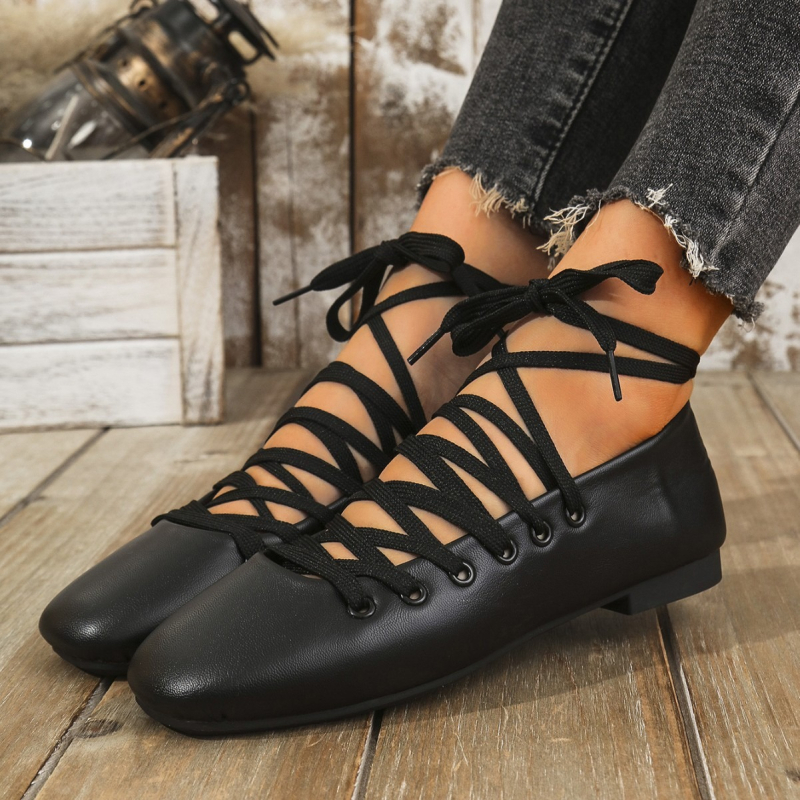 Határokon átnyúló, plus size lapos talpú női cipők 2025 tavaszi új női cipők retró szögletes orrú sekély keresztpántos hétköznapi cipők