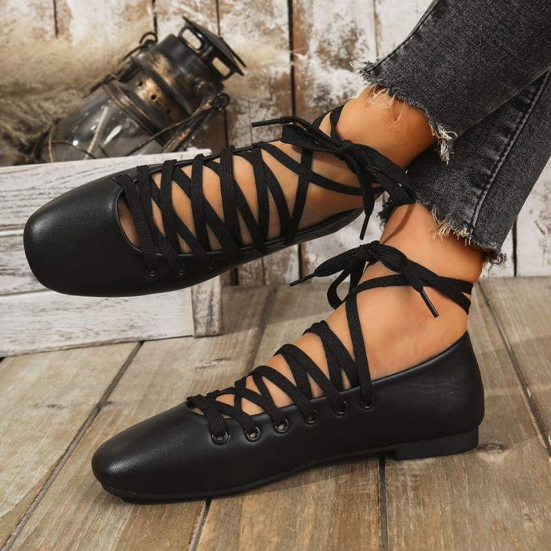 Határokon átnyúló, plus size lapos talpú női cipők 2025 tavaszi új női cipők retró szögletes orrú sekély keresztpántos hétköznapi cipők