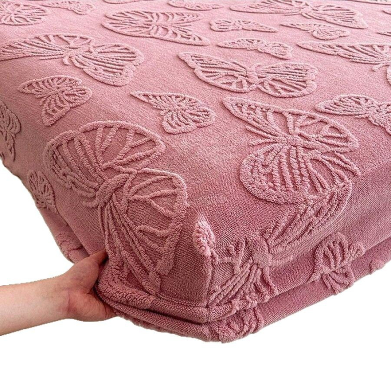 2025 m. naujas šiltų gėlių rašto paklodžių rinkinys iš trijų dalių su taftos užvalkalu ir aksominiu sustorintu paklodžių užvalkalu bei apsauginiu čiužinio užvalkalu.