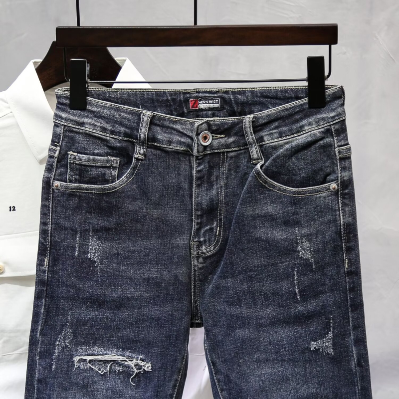 Vékony, szakadt farmer, férfi 2024-es új nyári, erősen mosott, karcsúsított, kis lábfejű, lezser, divatos nadrág