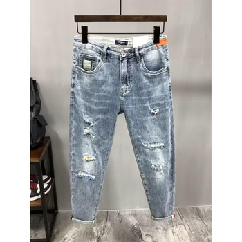 Sötét farmer férfi szakadt foltos 2023 tavaszi új koldusnadrág koreai stílusú karcsúsított, rugalmas nadrág férfiaknak