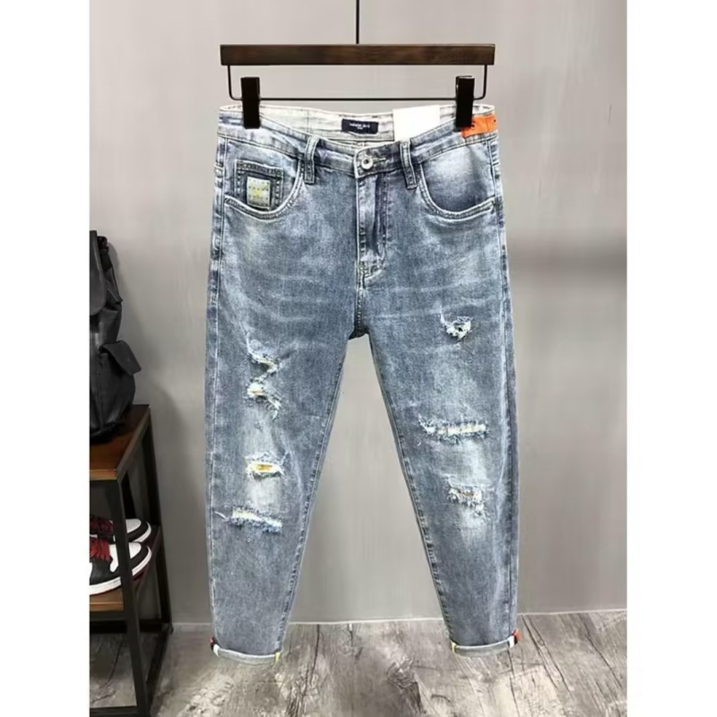 Sötét farmer férfi szakadt foltos 2023 tavaszi új koldusnadrág koreai stílusú karcsúsított, rugalmas nadrág férfiaknak