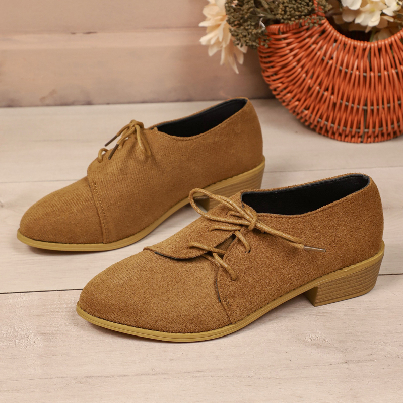 Európai és amerikai nagy méretű hegyes orrú csizma női szögletes gyökér bebújós bebújós cipők határokon átnyúló export lapos cipők hétköznapi bebújós cipők