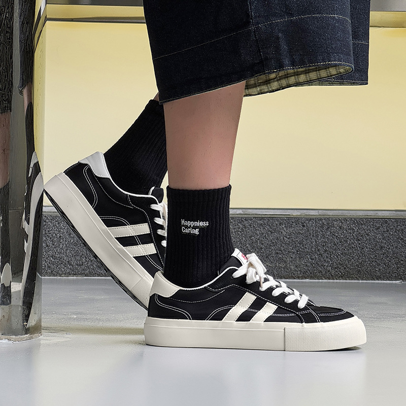 Klasiskas divdaļīgas vīriešu kurpes, modernas nišas, vienkāršas, populāras, lietussargu auduma, studentu audekla kurpes, sporta ikdienas kedas