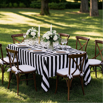 juodai balta dryžuota staltiesė, plaunama stačiakampė poliesterio staltiesė