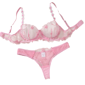 Piiriülene tüdruk, roosa, armas lilleline tikitud rinnahoidja, üliõhuke, läbipaistev, ahvatlev, flirtiv, seksikas, intiimne, 123