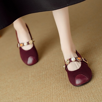 Γαλλικά ρετρό μαλακά δερμάτινα παπούτσια με χαμηλό τακούνι, γυναικεία παπούτσια του 2025, άνοιξη, νέα, στρογγυλά δάχτυλα, δερμάτινα παπούτσια με ρηχό στόμα, slip-on, milk shoes