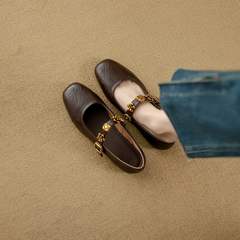 Επίπεδα παπούτσια από δέρμα προβάτου, εξαιρετικά μαλακά, με αγκράφα λουλουδιών, γαλλικά παπούτσια μονής στρώσης, γυναικεία παπούτσια 2025, νέα μαύρα με φούστα, παπούτσια Mary Jane