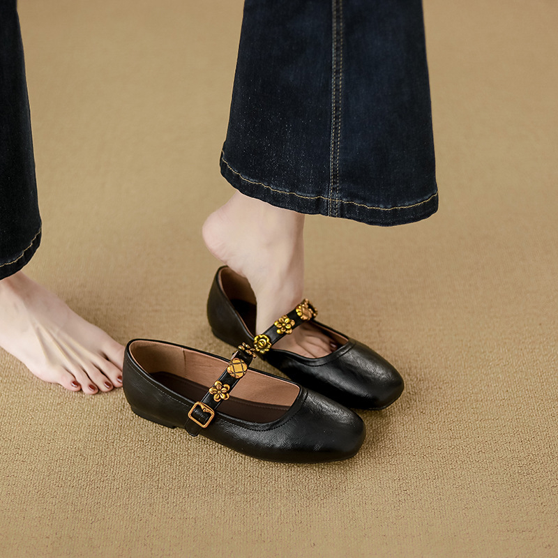 Báránybőr változat, szuper puha, virágcsatos lapos talpú cipő, francia egyrétegű női cipő, 2025-ös új, fekete, szoknyával, Mary Jane cipők