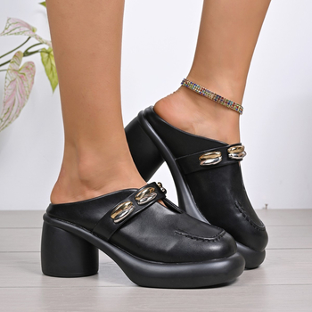 Baotou vastag talpú női szandál puha bőr külső viselet vastag sarkú félpapucs 2025 új nyári fém csattal ellátott magas sarkú tündérpapucs