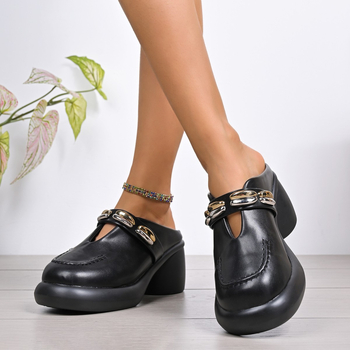 Baotou vastag talpú női szandál puha bőr külső viselet vastag sarkú félpapucs 2025 új nyári fém csattal ellátott magas sarkú tündérpapucs