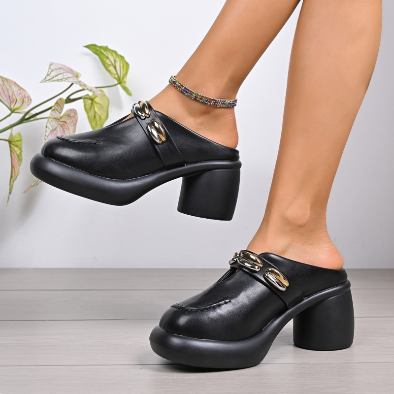 Baotou vastag talpú női szandál puha bőr külső viselet vastag sarkú félpapucs 2025 új nyári fém csattal ellátott magas sarkú tündérpapucs