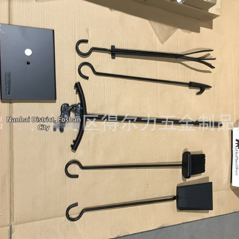 Камина, лопата, кука, метач, клещи, скоба