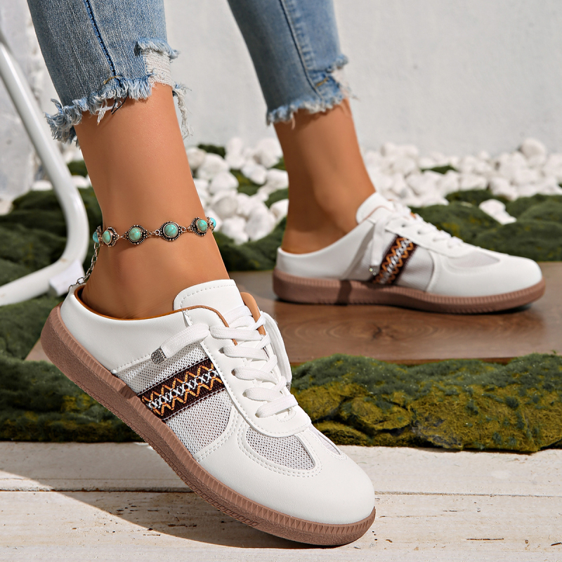 Užsienio prekyba, tarpvalstybiniai dideli vokiški treniruočių bateliai, pusšlepetės moterims, 2025 m. vasaros naujo stiliaus užmaunamos šlepetės viršutiniams drabužiams, odinės šlepetės su kuodukais