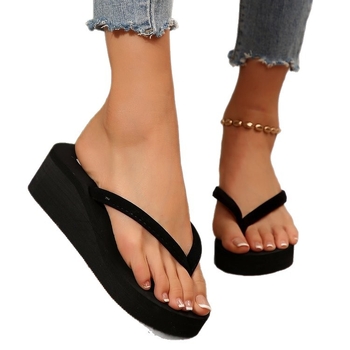 2024-es nyári tengerparti cipők koreai stílusú alkalmi papucsok női nyári flip-flopok női páros vastag talpú felsőruházat szandálok