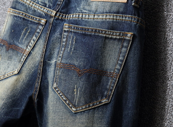 Hongkongi stílusú, szakadt farmer, férfi amerikai stílusú, lezser nadrág, mindenhez illő, laza, divatos, márkás, egyenes szabású nadrág, tavaszi stílus