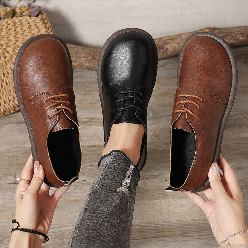 2025 őszi új külkereskedelmi nagy méretű női cipők retro fűzős kis bőr cipő lapos puha talpú alkalmi cipő nőknek