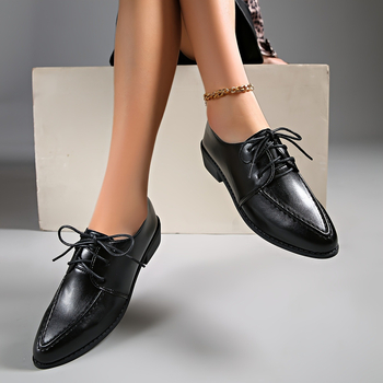 2025. aasta piiriülesed uued Euroopa ja Ameerika klassikalised mustad paeltega Oxfordi kingad, elegantsed terava ninaga naistekingad