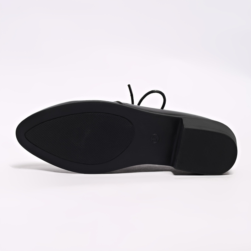 2025. aasta piiriülesed uued Euroopa ja Ameerika klassikalised mustad paeltega Oxfordi kingad, elegantsed terava ninaga naistekingad